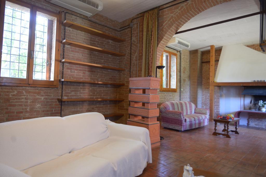 Agriturismo Borgo Del Papa Badia  Buitenkant foto