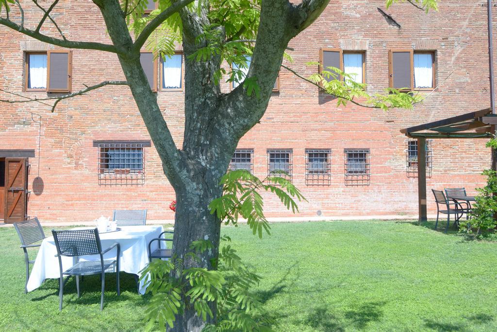 Agriturismo Borgo Del Papa Badia  Buitenkant foto