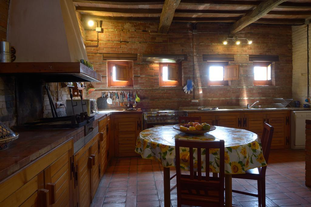 Agriturismo Borgo Del Papa Badia  Buitenkant foto