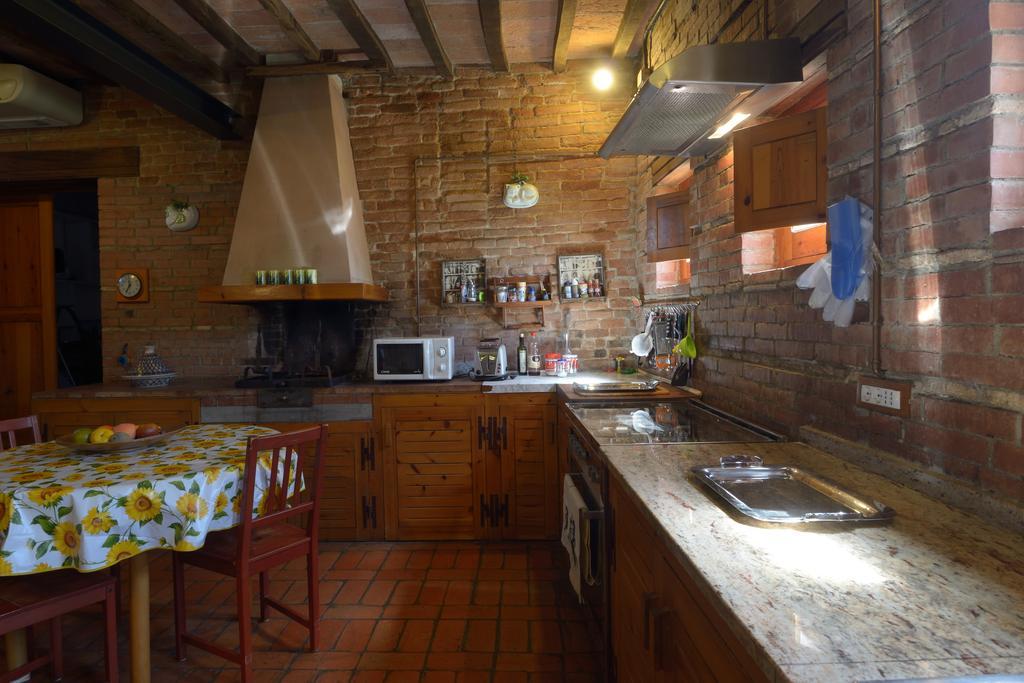 Agriturismo Borgo Del Papa Badia  Buitenkant foto