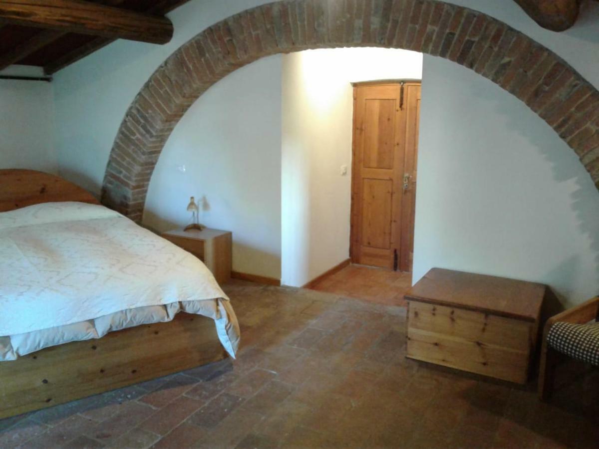 Agriturismo Borgo Del Papa Badia  Buitenkant foto